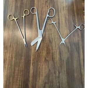 Vintage surgical scissors lot
